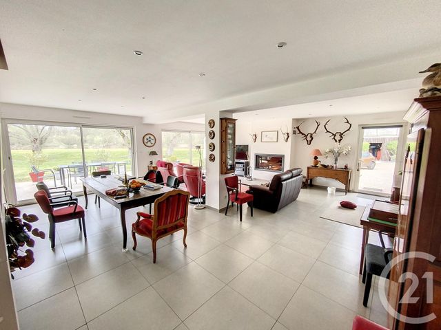 Maison à vendre - 6 pièces - 231,20 m2 - La Ferte St Cyr - 41 - CENTRE