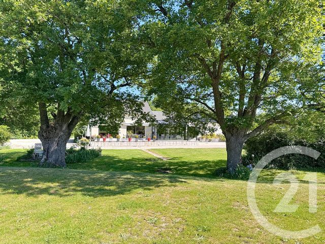 Maison à vendre - 6 pièces - 231,20 m2 - La Ferte St Cyr - 41 - CENTRE