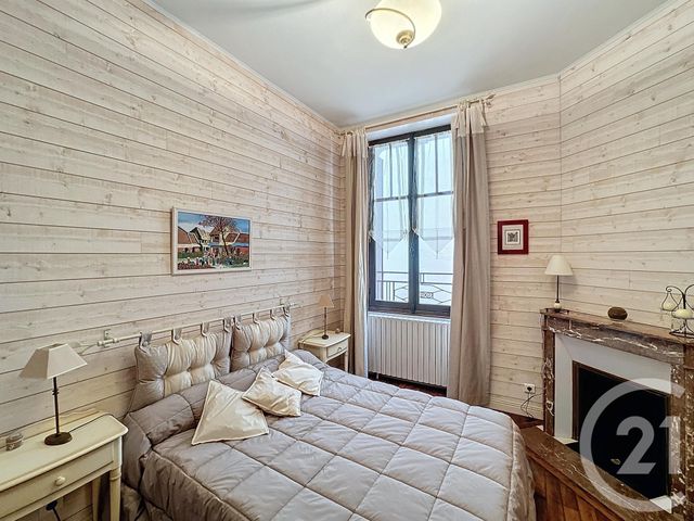 Maison à vendre - 8 pièces - 243,84 m2 - Chabris - 36 - CENTRE