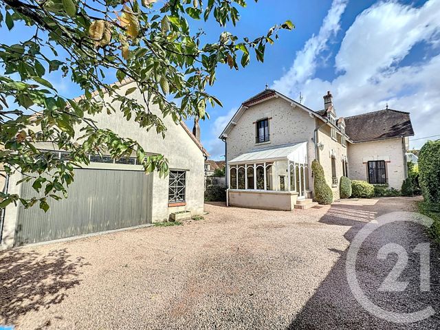 Maison à vendre - 8 pièces - 243,84 m2 - Chabris - 36 - CENTRE