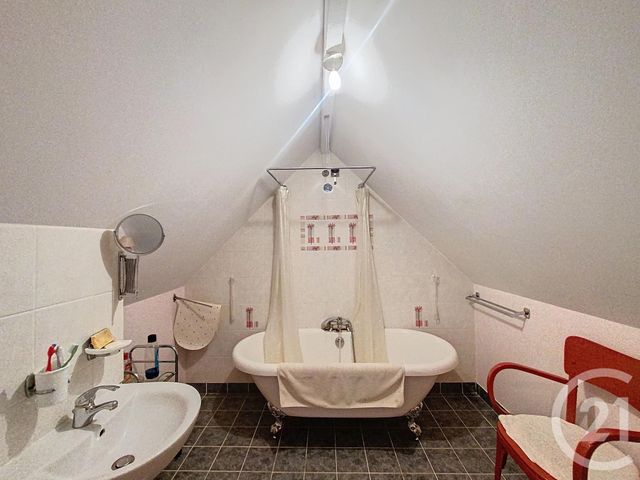 Maison à vendre - 7 pièces - 165 m2 - Dun Le Poelier - 36 - CENTRE