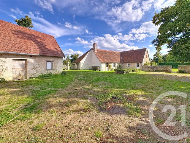 Maison à vendre - 12 pièces - 324,50 m2 - Ste Thorette - 18 - CENTRE