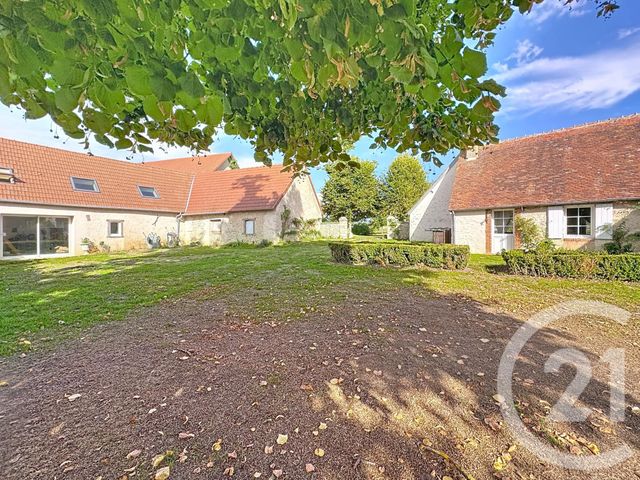 Maison à vendre - 12 pièces - 324,50 m2 - Ste Thorette - 18 - CENTRE