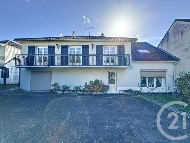 Maison à vendre - 7 pièces - 133,91 m2 - Nouan Le Fuzelier - 41 - CENTRE